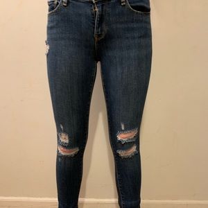 LEVIS: Ripped Jeans TRENDY Low waisted!! 💗💗